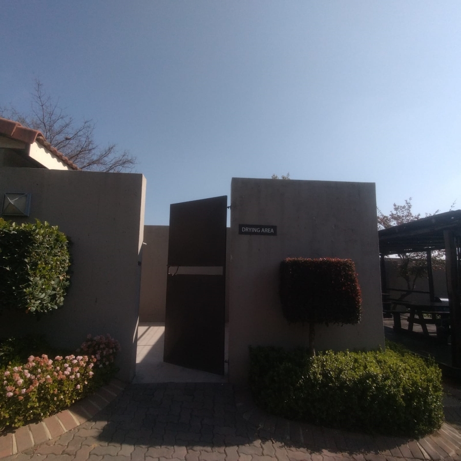 To Let 1 Bedroom Property for Rent in Lonehill Gauteng
