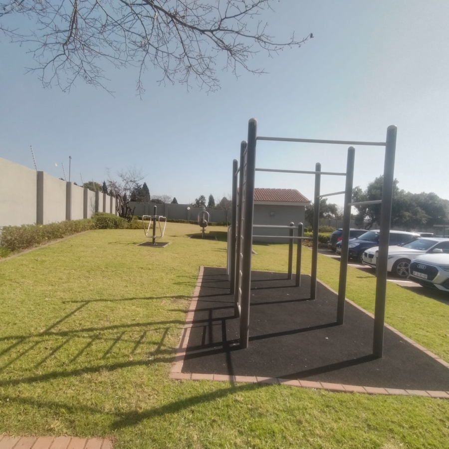 To Let 1 Bedroom Property for Rent in Lonehill Gauteng
