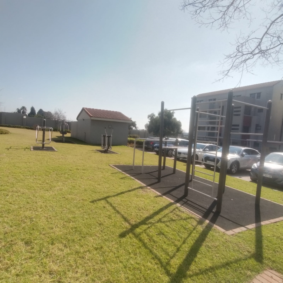 To Let 1 Bedroom Property for Rent in Lonehill Gauteng