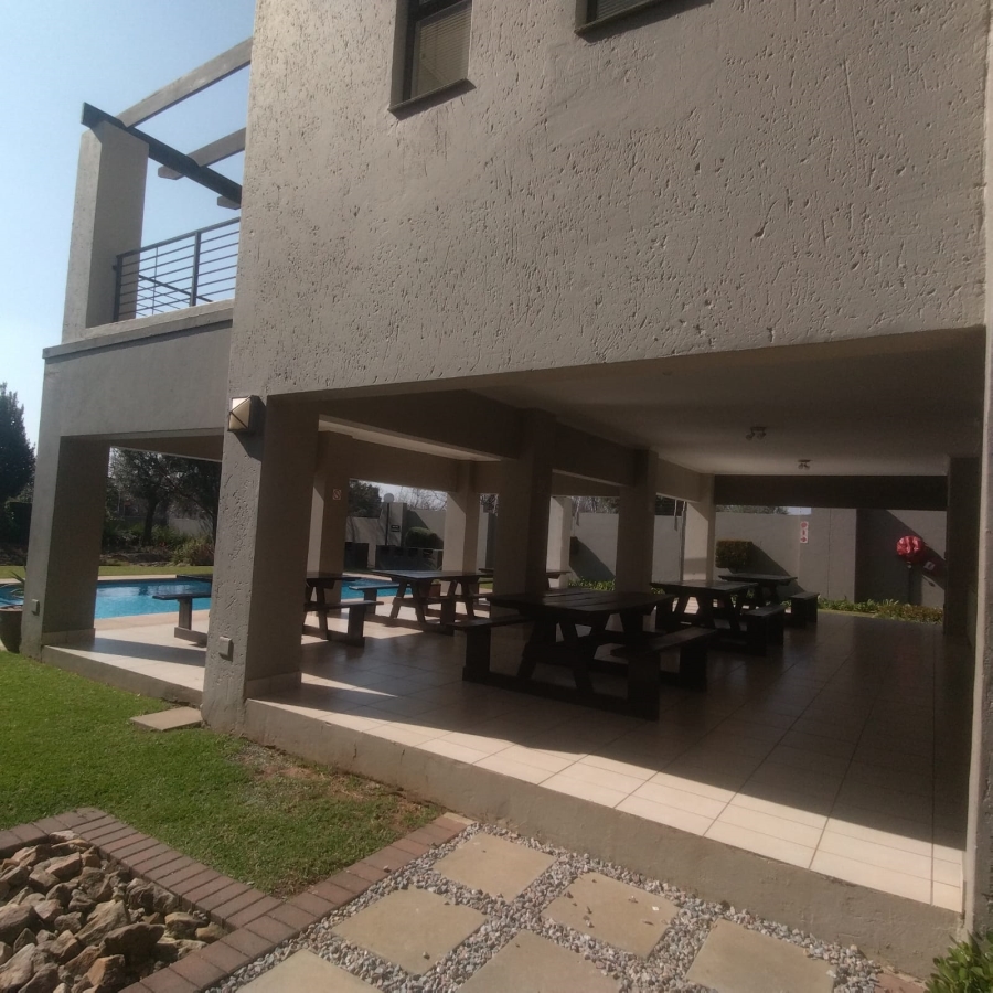 To Let 1 Bedroom Property for Rent in Lonehill Gauteng