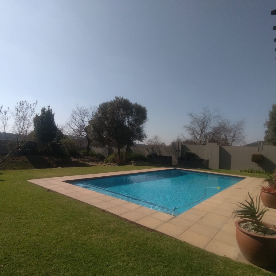 To Let 1 Bedroom Property for Rent in Lonehill Gauteng