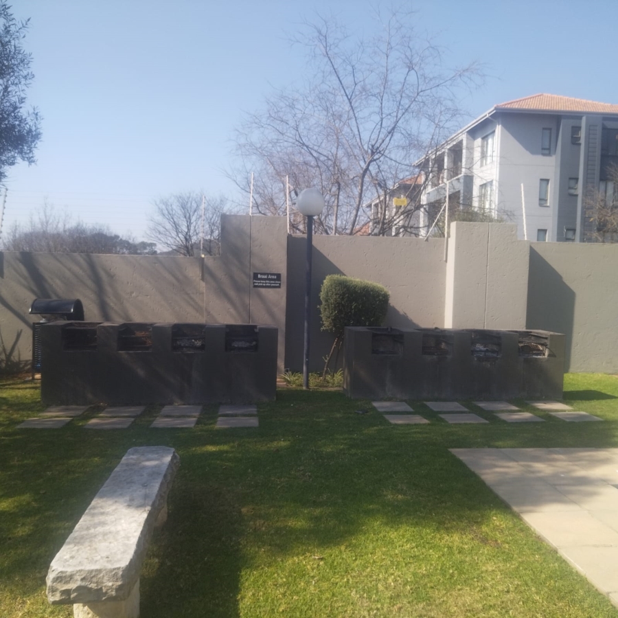 To Let 1 Bedroom Property for Rent in Lonehill Gauteng