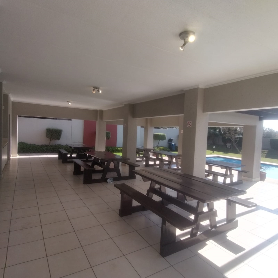 To Let 1 Bedroom Property for Rent in Lonehill Gauteng