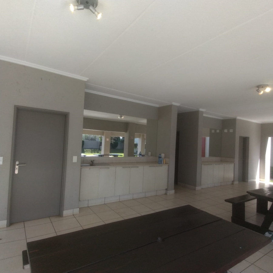 To Let 1 Bedroom Property for Rent in Lonehill Gauteng