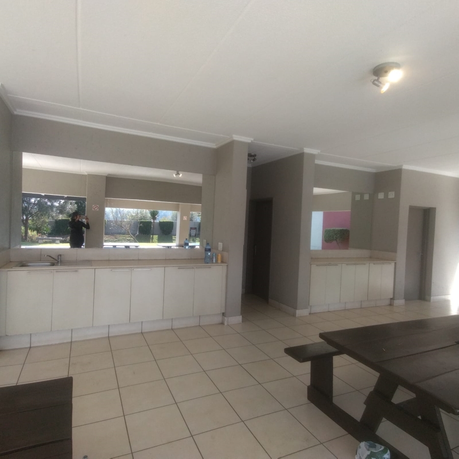 To Let 1 Bedroom Property for Rent in Lonehill Gauteng