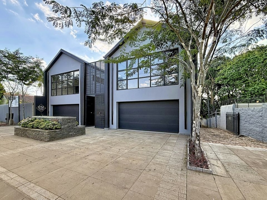 6 Bedroom Property for Sale in Waterkloof Gauteng