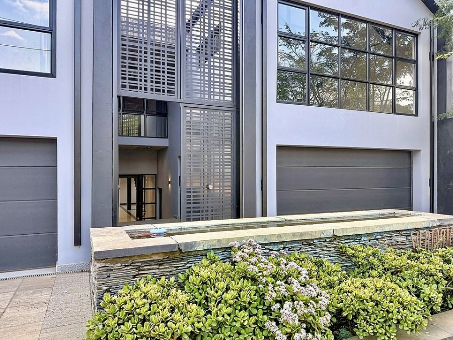 6 Bedroom Property for Sale in Waterkloof Gauteng