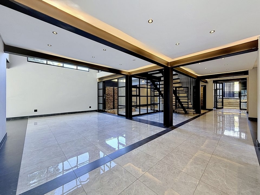 6 Bedroom Property for Sale in Waterkloof Gauteng