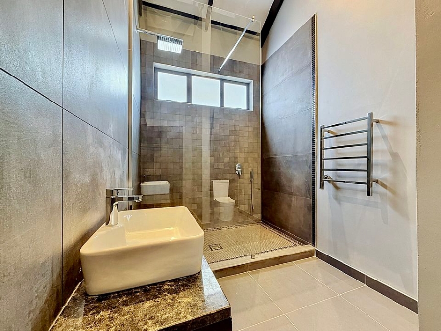 6 Bedroom Property for Sale in Waterkloof Gauteng