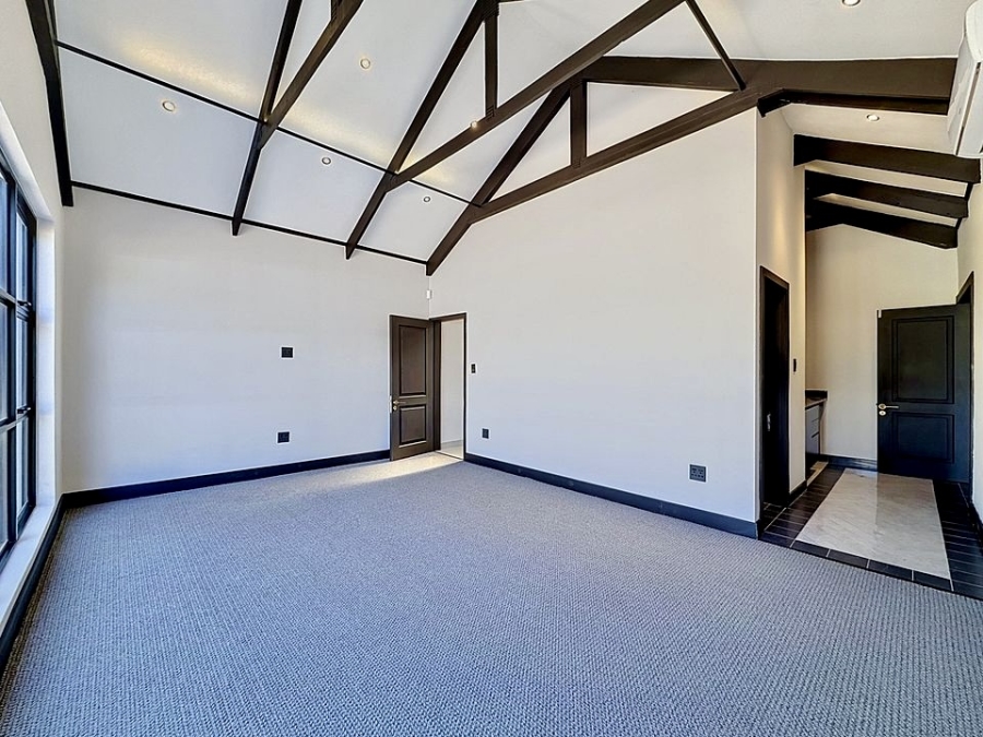 6 Bedroom Property for Sale in Waterkloof Gauteng