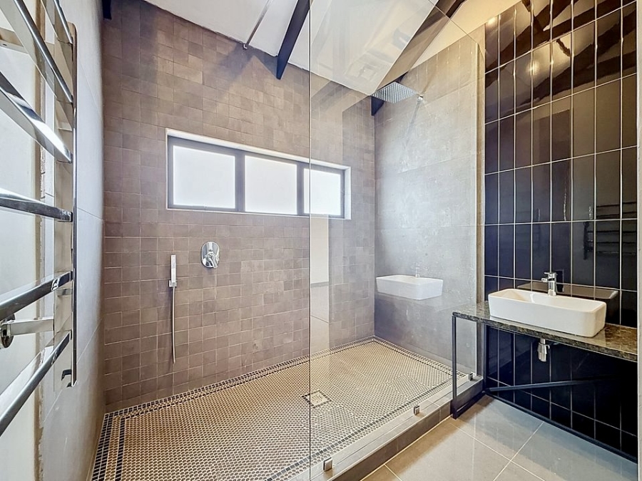 6 Bedroom Property for Sale in Waterkloof Gauteng