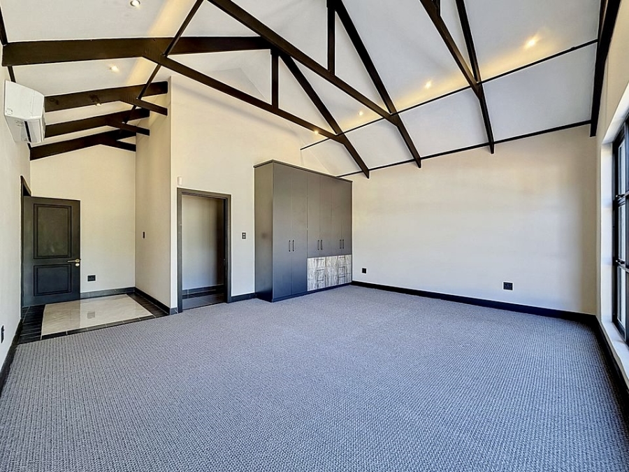 6 Bedroom Property for Sale in Waterkloof Gauteng