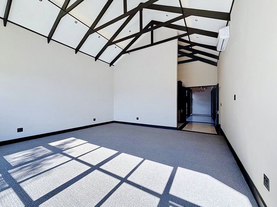 6 Bedroom Property for Sale in Waterkloof Gauteng