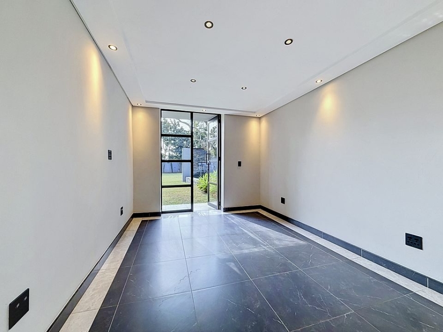 6 Bedroom Property for Sale in Waterkloof Gauteng