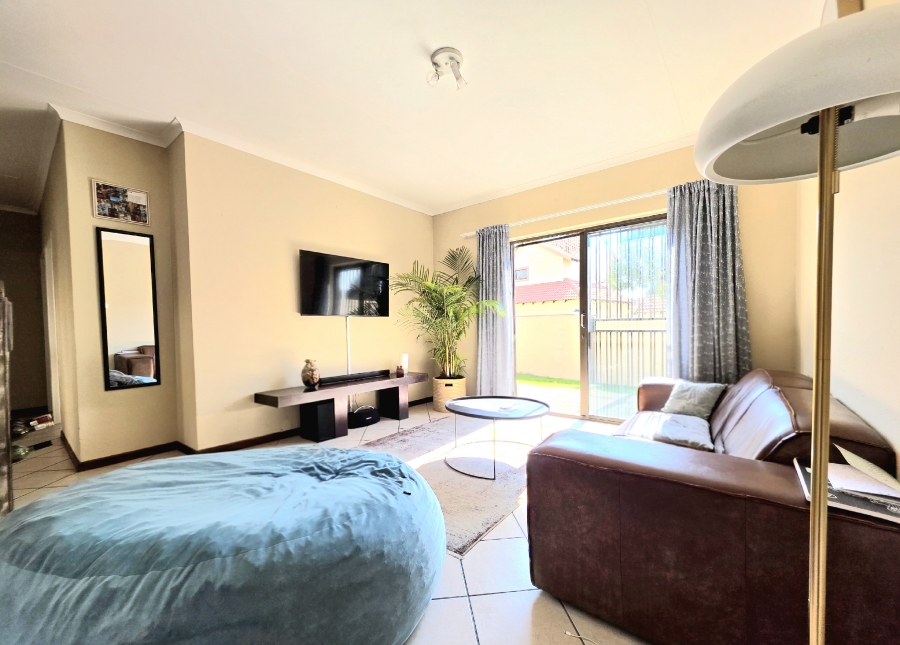 2 Bedroom Property for Sale in Noordwyk Gauteng