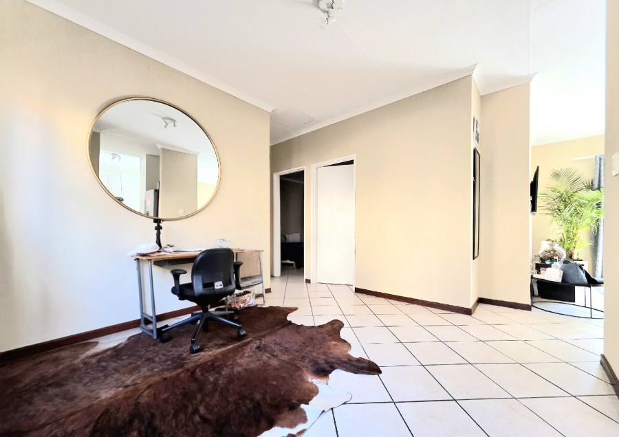2 Bedroom Property for Sale in Noordwyk Gauteng
