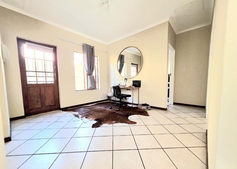 2 Bedroom Property for Sale in Noordwyk Gauteng