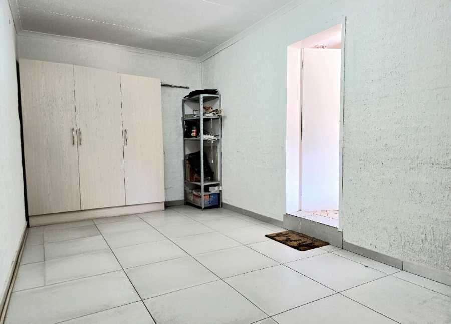 2 Bedroom Property for Sale in Noordwyk Gauteng
