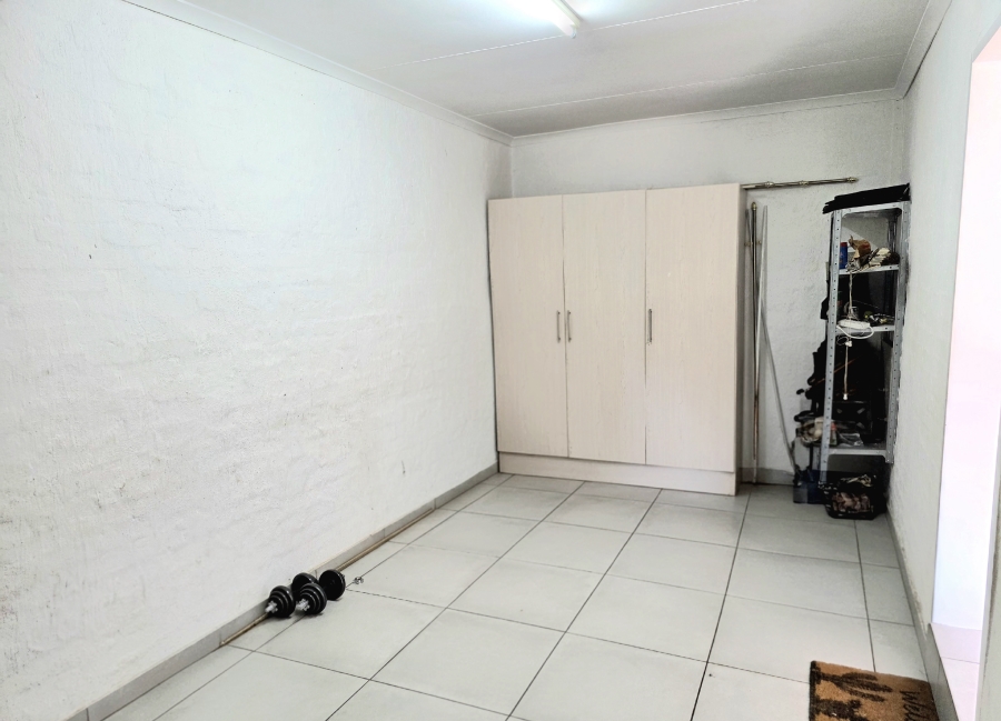 2 Bedroom Property for Sale in Noordwyk Gauteng