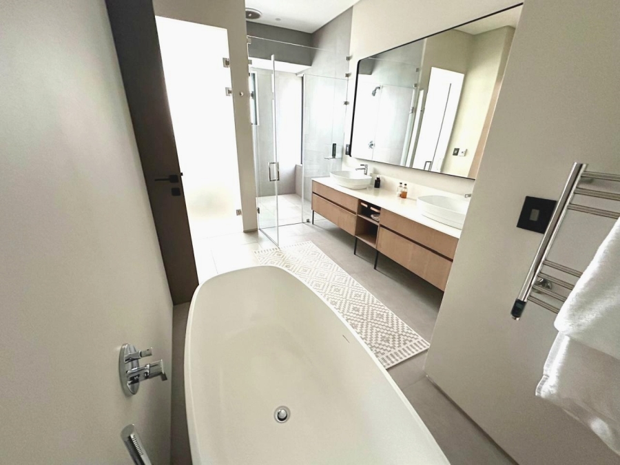 4 Bedroom Property for Sale in Waterfall Country Estate Gauteng