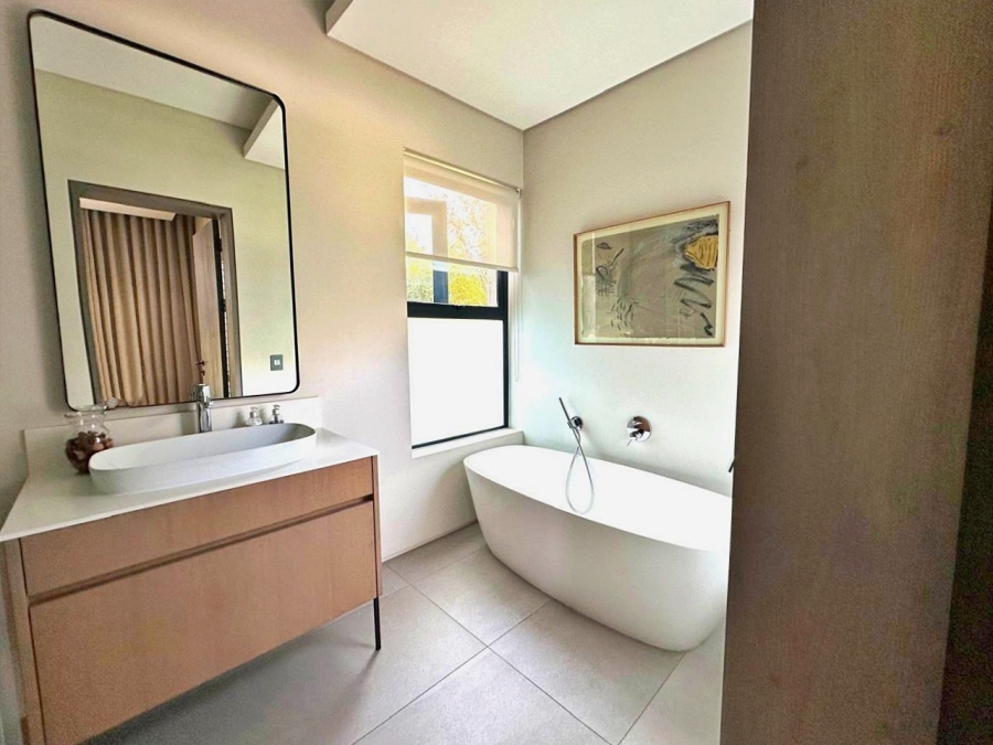 4 Bedroom Property for Sale in Waterfall Country Estate Gauteng