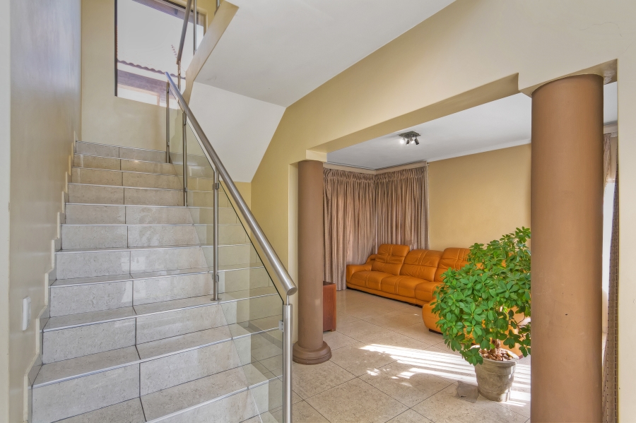 4 Bedroom Property for Sale in Kosmosdal Gauteng