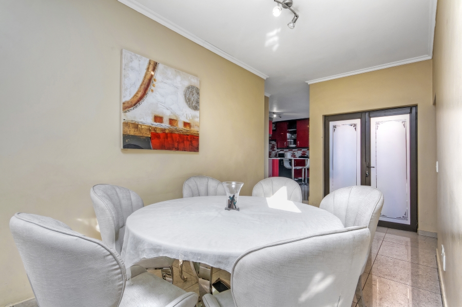 4 Bedroom Property for Sale in Kosmosdal Gauteng