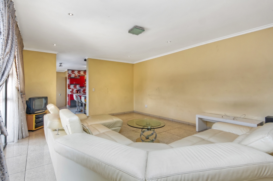 4 Bedroom Property for Sale in Kosmosdal Gauteng