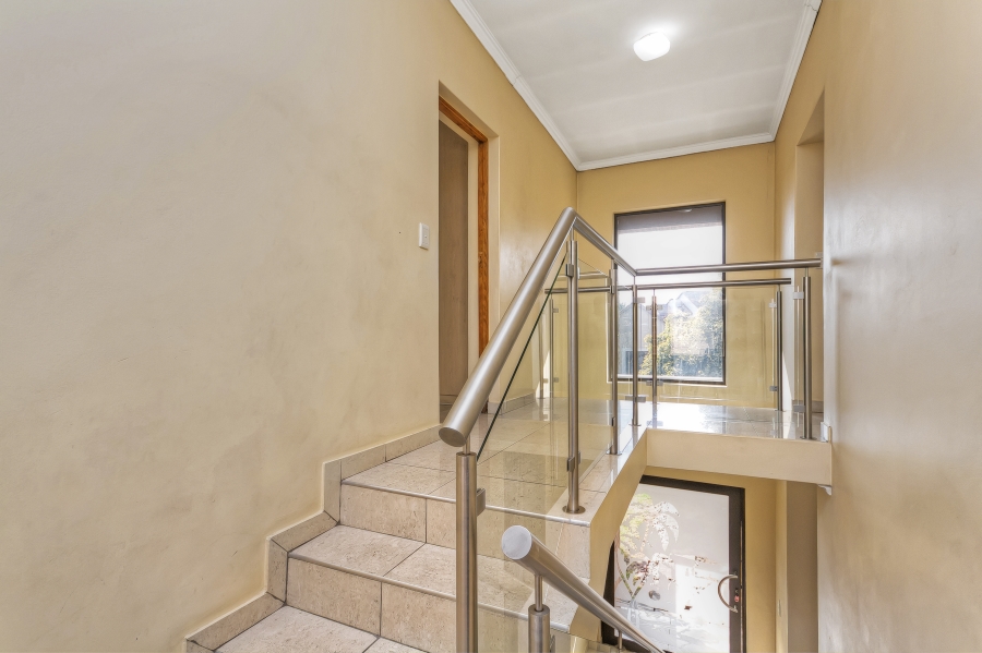 4 Bedroom Property for Sale in Kosmosdal Gauteng