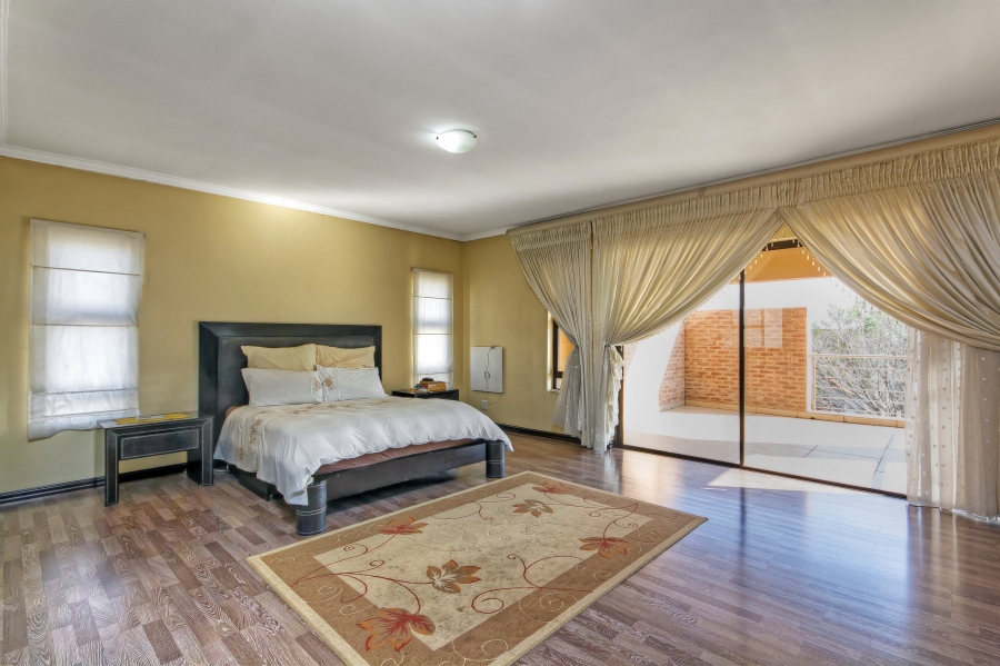 4 Bedroom Property for Sale in Kosmosdal Gauteng