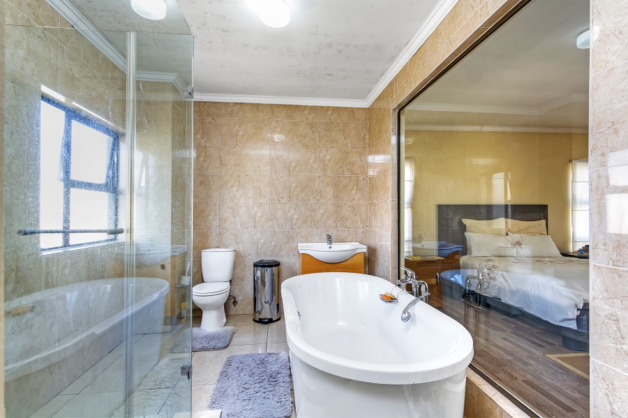4 Bedroom Property for Sale in Kosmosdal Gauteng