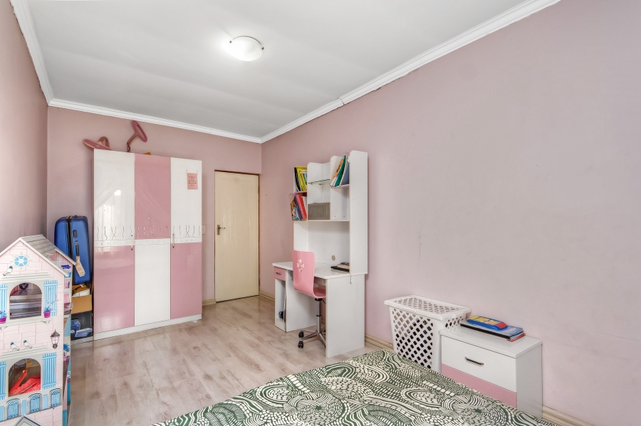 4 Bedroom Property for Sale in Kosmosdal Gauteng