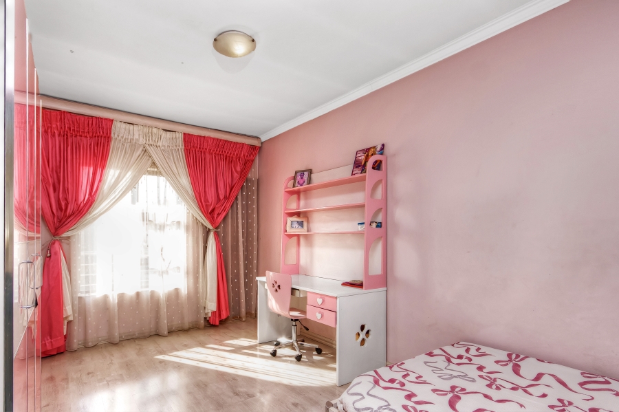 4 Bedroom Property for Sale in Kosmosdal Gauteng
