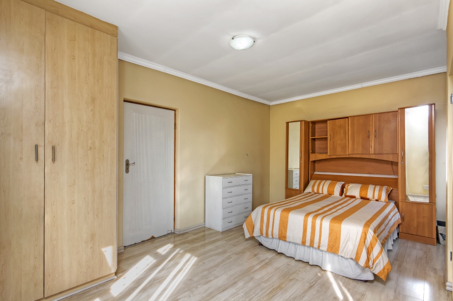 4 Bedroom Property for Sale in Kosmosdal Gauteng