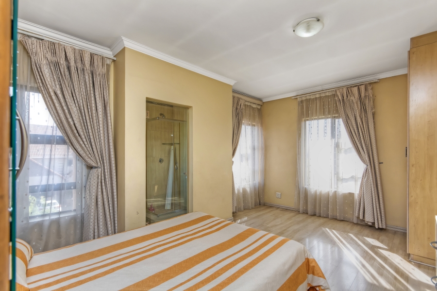 4 Bedroom Property for Sale in Kosmosdal Gauteng