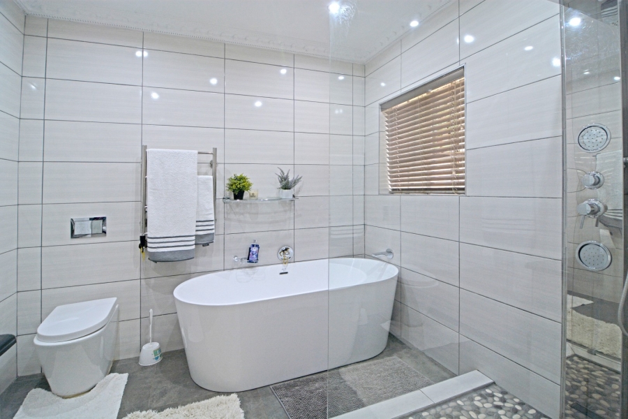 3 Bedroom Property for Sale in Beverley Gardens Gauteng