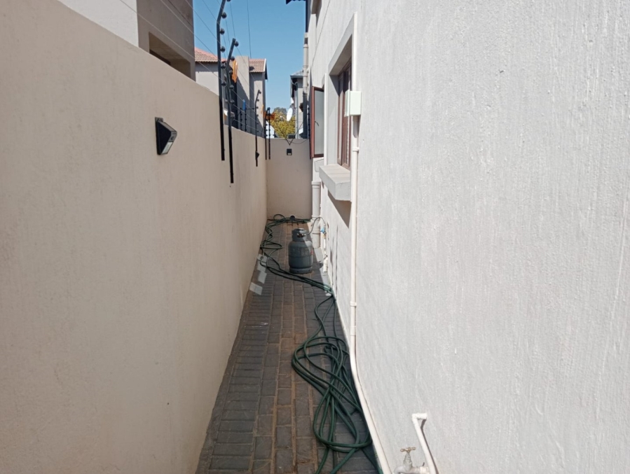 3 Bedroom Property for Sale in Greenhills Gauteng