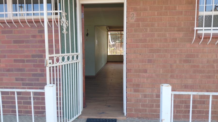 2 Bedroom Property for Sale in Greenhills Gauteng