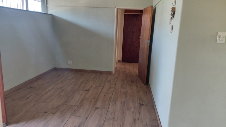 2 Bedroom Property for Sale in Greenhills Gauteng