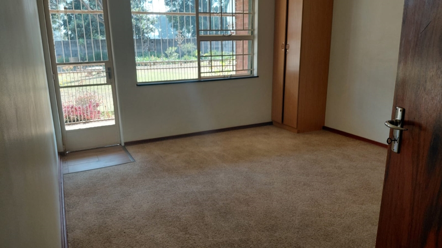 2 Bedroom Property for Sale in Greenhills Gauteng