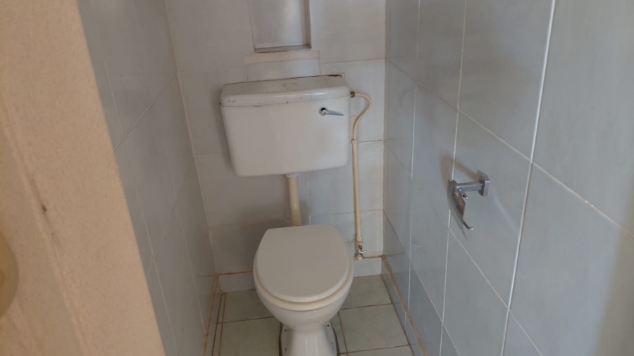 2 Bedroom Property for Sale in Greenhills Gauteng