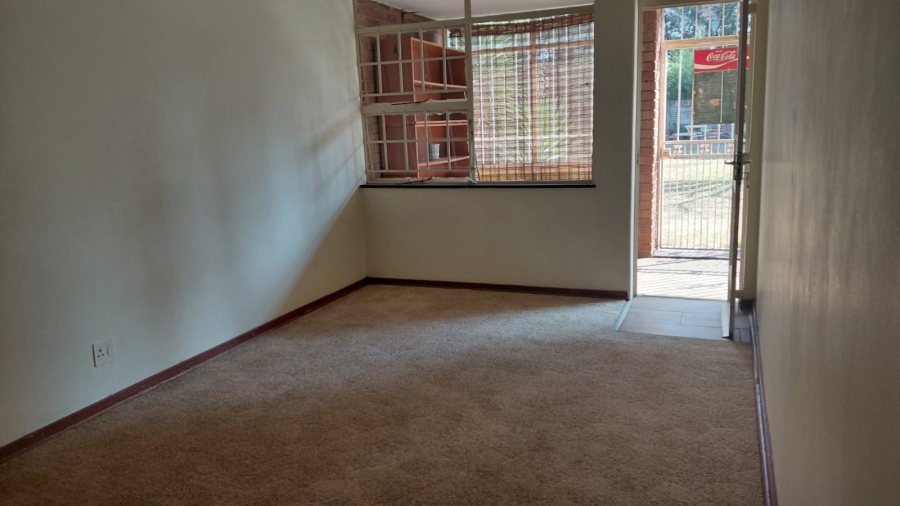 2 Bedroom Property for Sale in Greenhills Gauteng