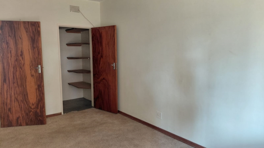 2 Bedroom Property for Sale in Greenhills Gauteng