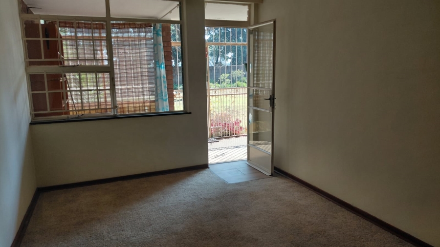 2 Bedroom Property for Sale in Greenhills Gauteng