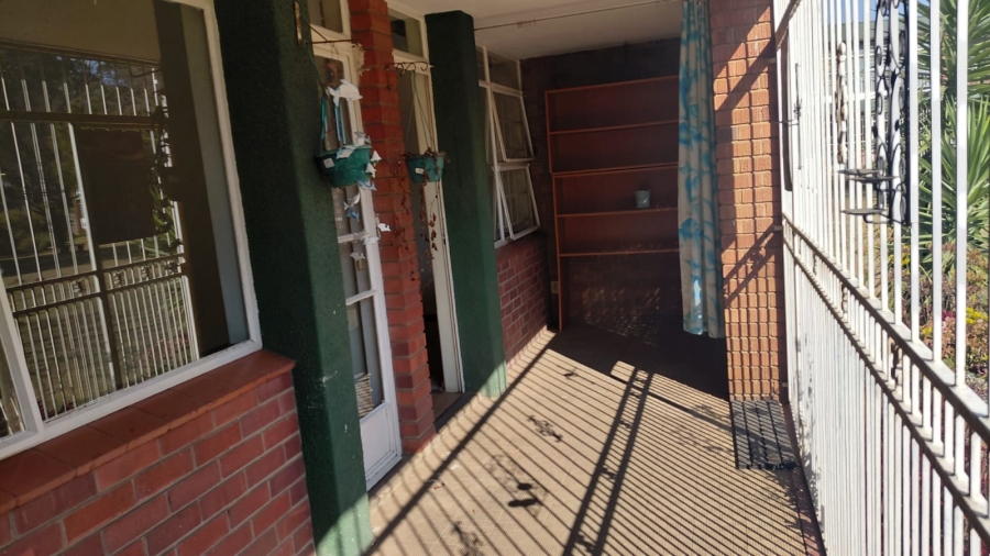 2 Bedroom Property for Sale in Greenhills Gauteng
