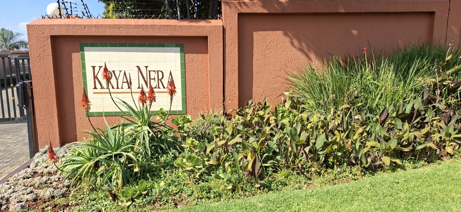 2 Bedroom Property for Sale in Little Falls Gauteng