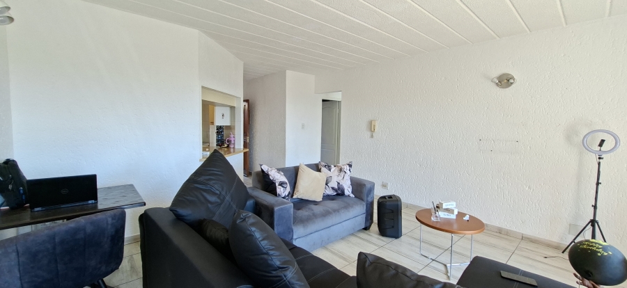 2 Bedroom Property for Sale in Little Falls Gauteng