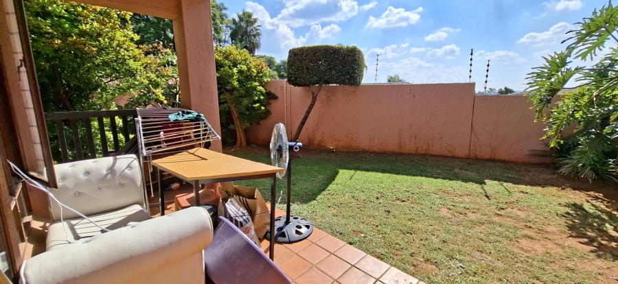 2 Bedroom Property for Sale in Little Falls Gauteng