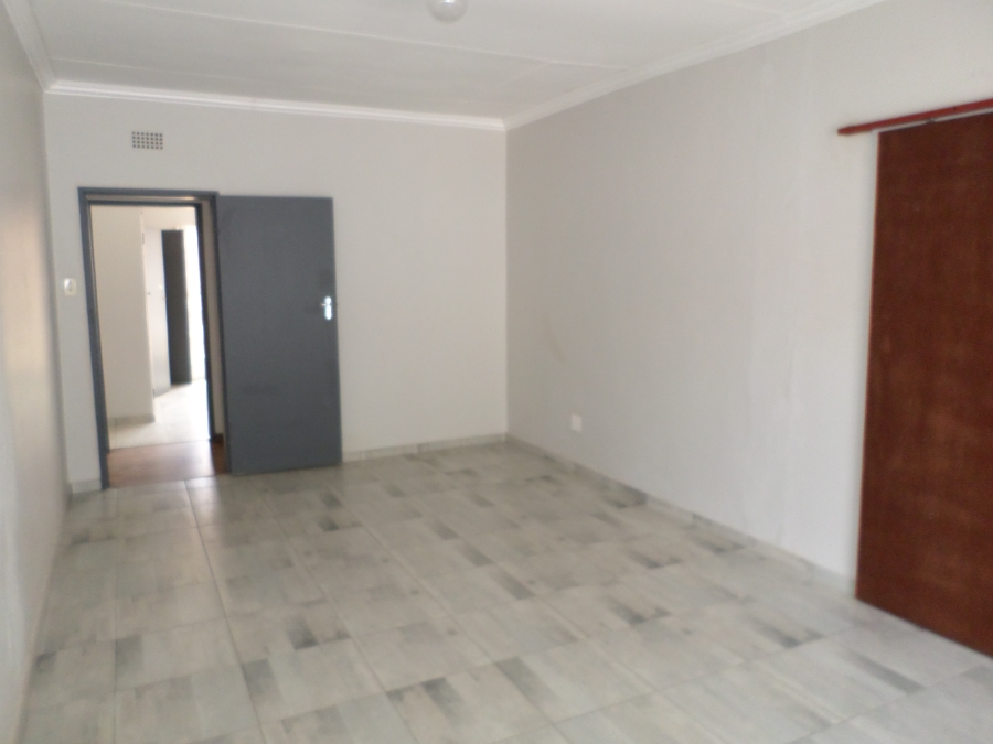 To Let 2 Bedroom Property for Rent in Knoppieslaagte Gauteng