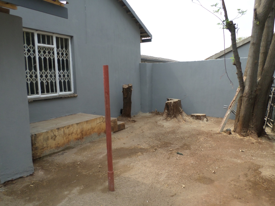 To Let 2 Bedroom Property for Rent in Knoppieslaagte Gauteng